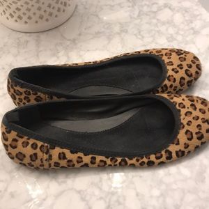 Women’s leopard size 8 Gap flats